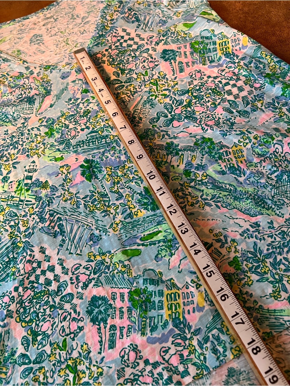 Lilly Pulitzer loves South Carolina V-Neck Short Sleeve Tee. Large - Picture 8 of 9